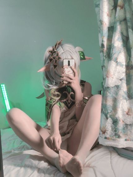 小受夹腿憋尿时被攻按小腹_剧情片高清视频播放