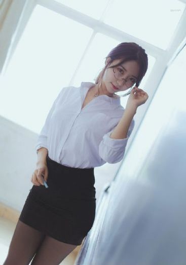 性感的老师完整版_蓝光BD在线观看