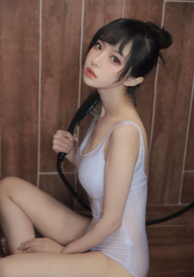 乖乖女的嫩奶女多_BD国语全集免费播放