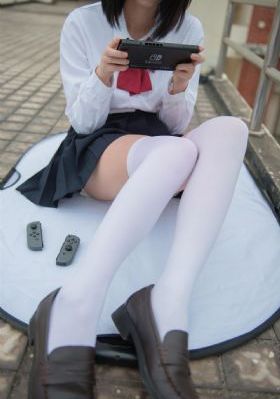 君子好逑李采潭_高清蓝光在线观看